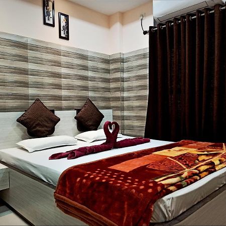 Hotel Prince B Guwahati Ngoại thất bức ảnh