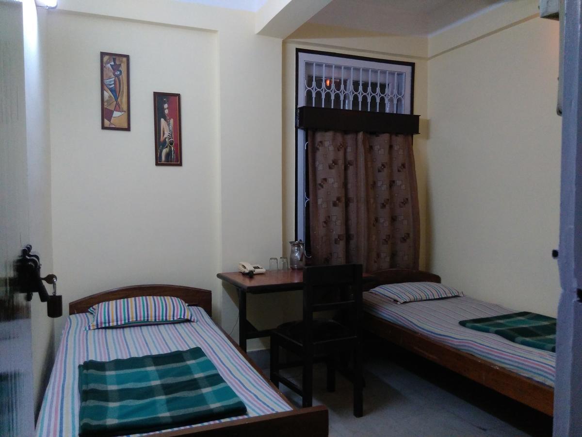 Hotel Prince B Guwahati Ngoại thất bức ảnh