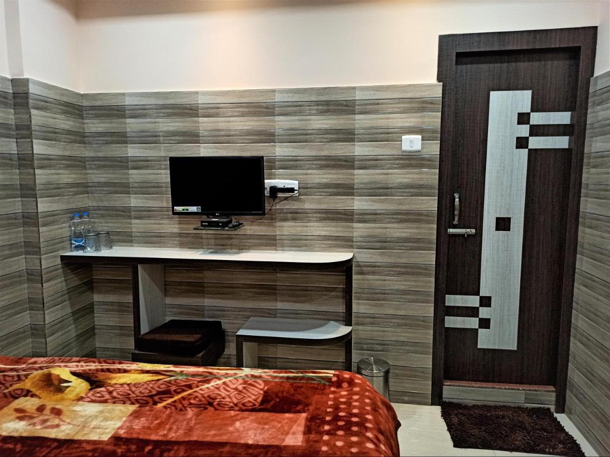 Hotel Prince B Guwahati Ngoại thất bức ảnh